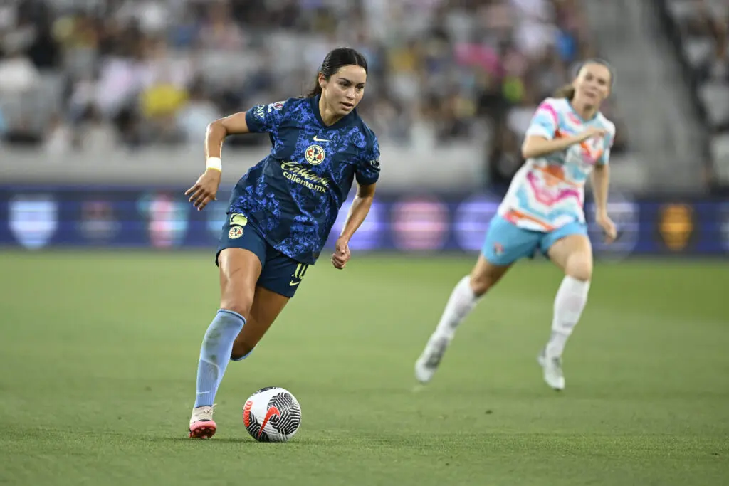 Scarlett Camberos of Liga MX Femenil's Club América dribbles during their Summer Cup match against the NWSL's San Diego Wave.