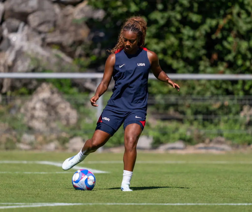 USWNT forward Jaedyn Shaw warms up during USWNT training at the Olympics