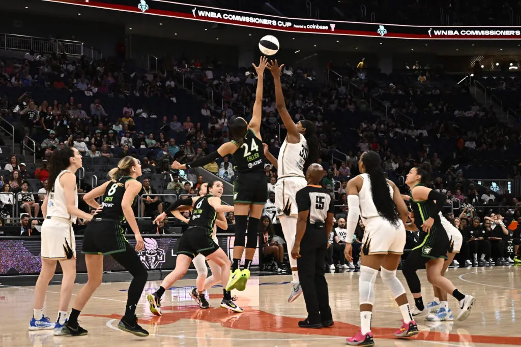 The Lynx and Liberty tip off in the 2024 Commissioners Cup final.