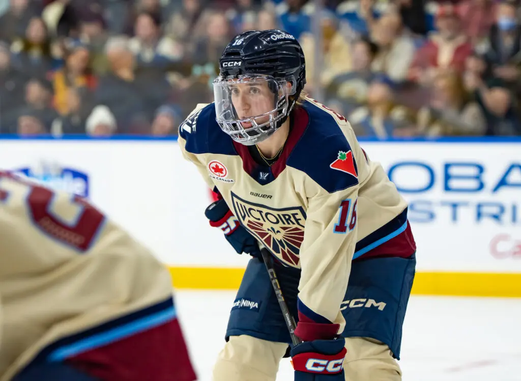 Montréal Victoire forward Hayley Scamurra awaits a face off during a 2025/26 PWHL game.