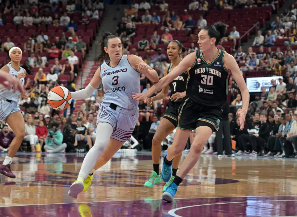 Toronto Tempo guard Marina Mabrey (3) dribbles against New York Liberty forward Breanna Stewart (30) during the first half at the Bell Centre.