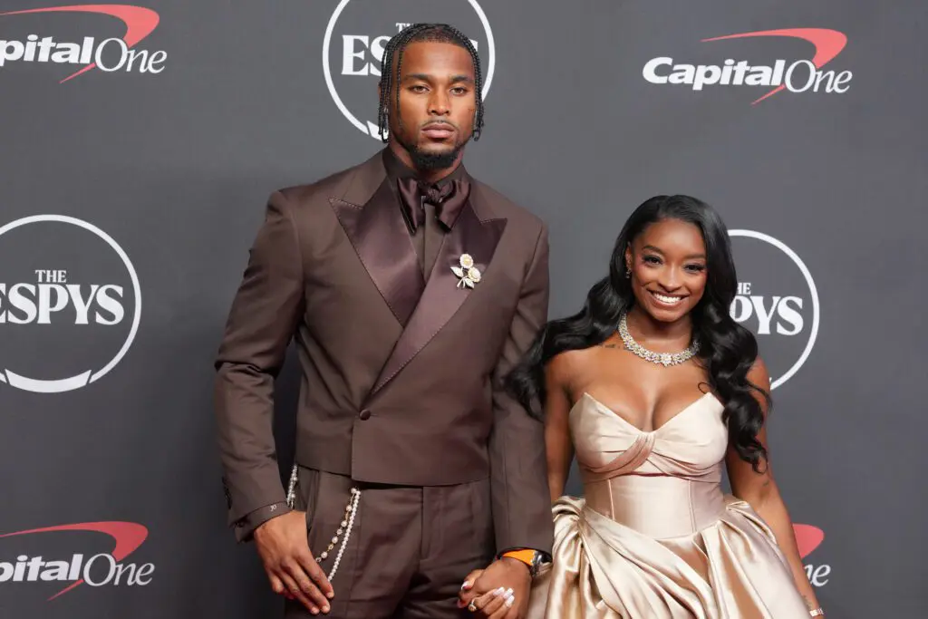 Simone Biles and Jonathan Owens arrive on the red carpet before the 2026 ESPY Awards at Lincoln Center.