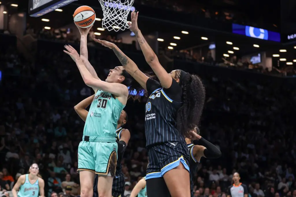 New York Liberty forward Breanna Stewart (30) and Chicago Sky center Kamilla Cardoso (10) at Barclays Center.