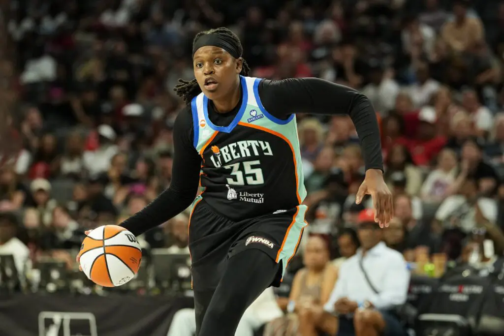 New York Liberty center Jonquel Jones (35) dribbles the ball against the Las Vegas Aces during the third quarter of a WNBA basketball game at Michelob Ultra Arena.