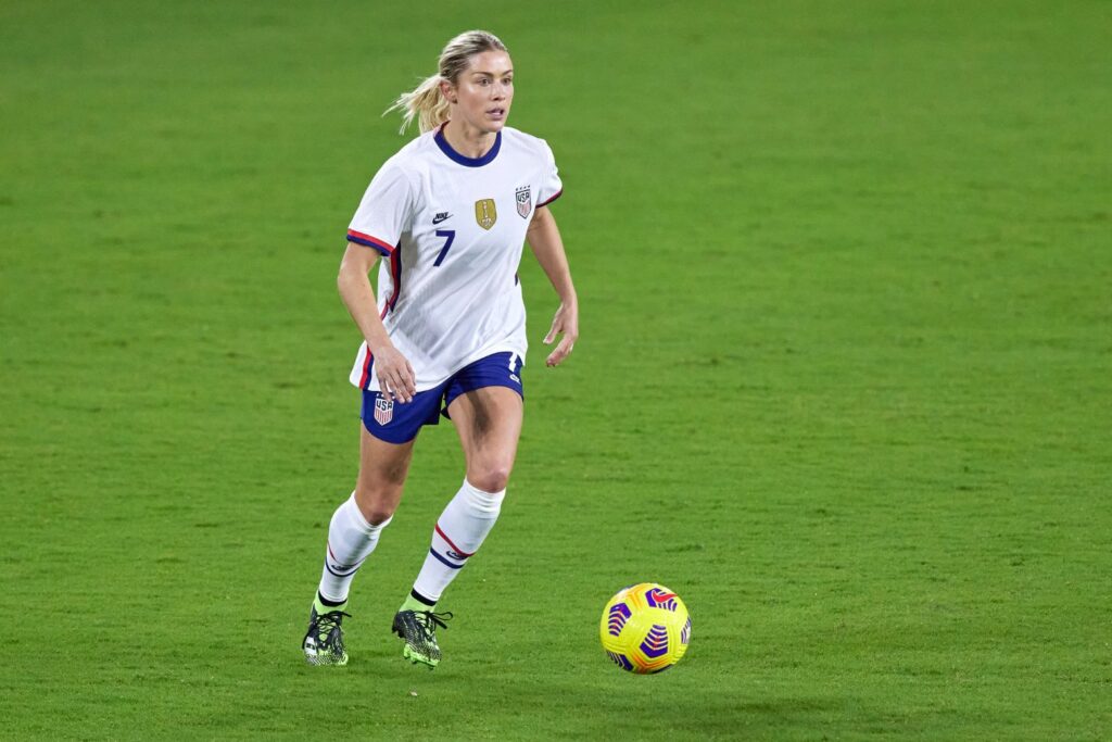 Abby Dahlkemper playing for the USWNT.