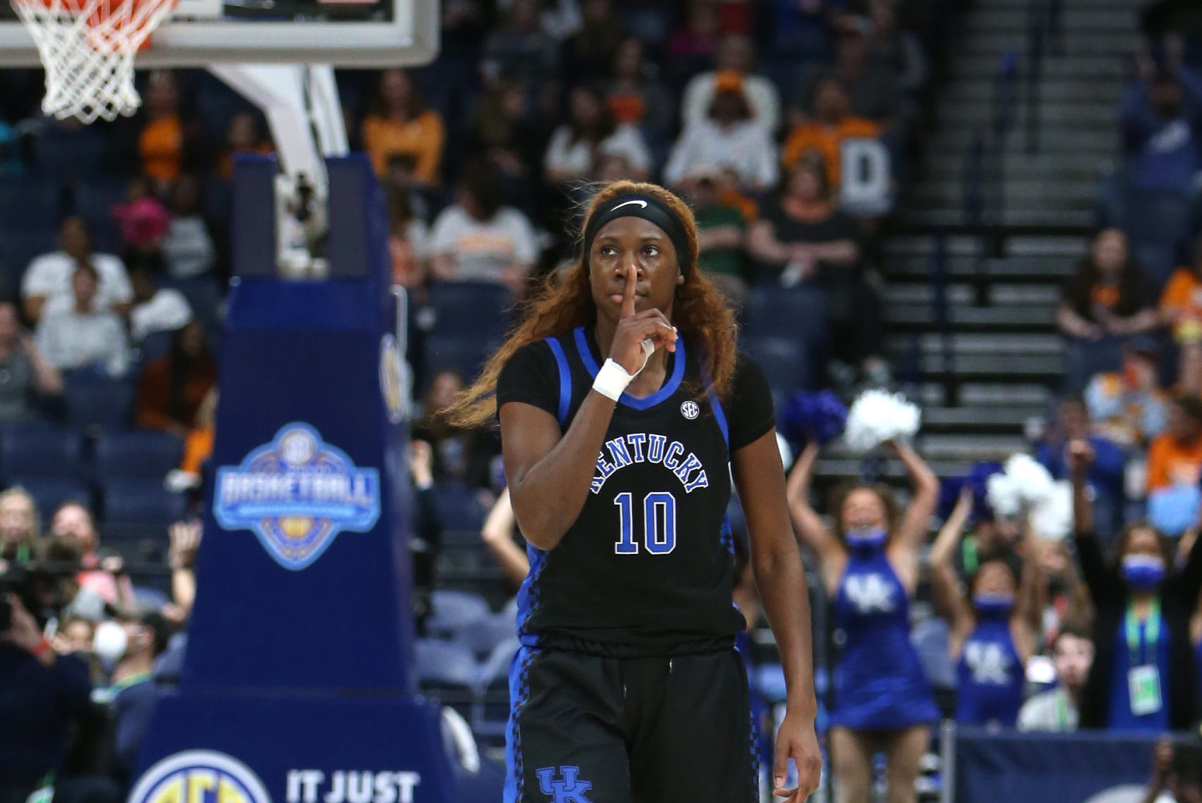 Rhyne Howard, NaLyssa Smith among 12 players invited to WNBA draft