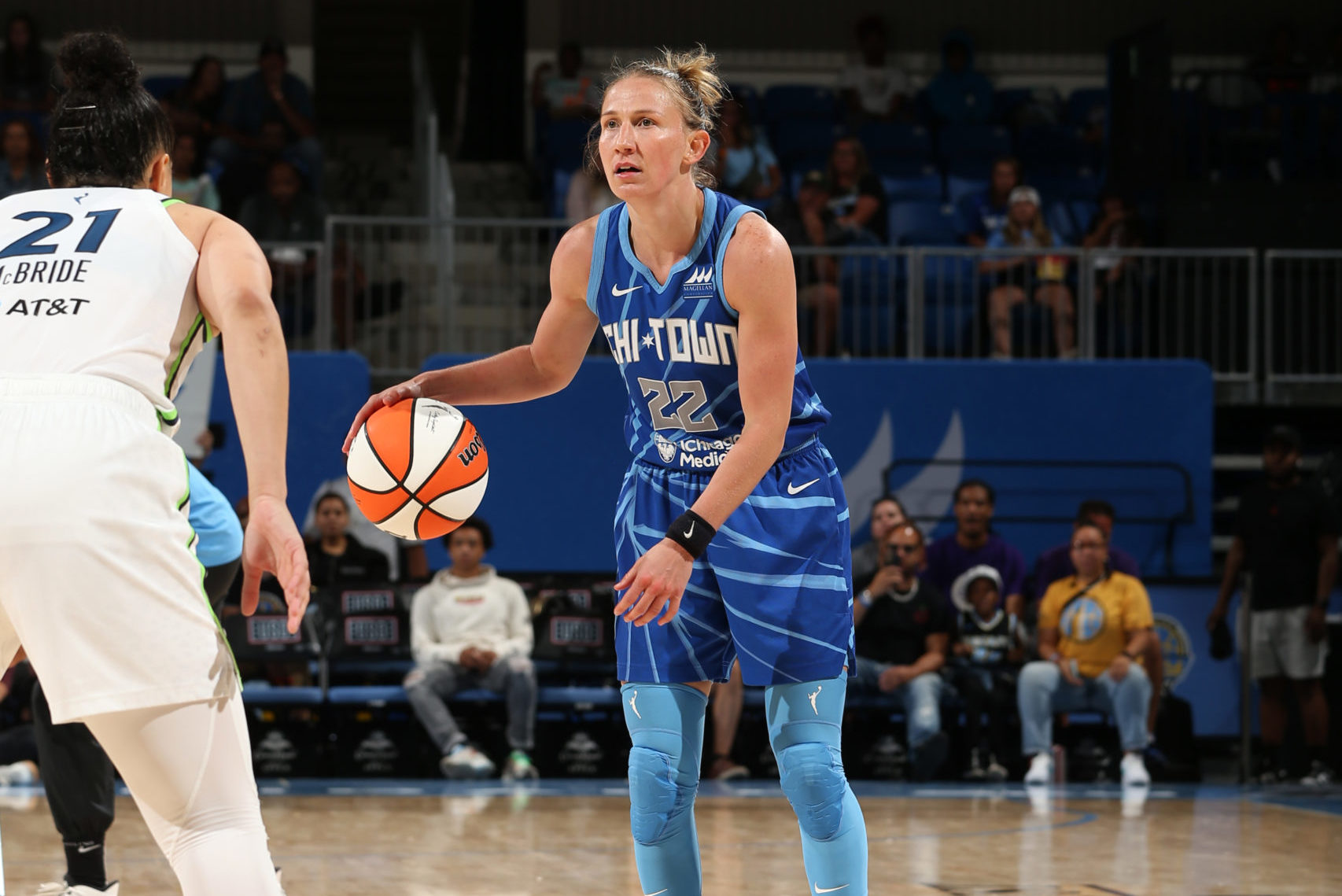 Courtney Vandersloot sinks threepoint buzzer beater for Chicago win