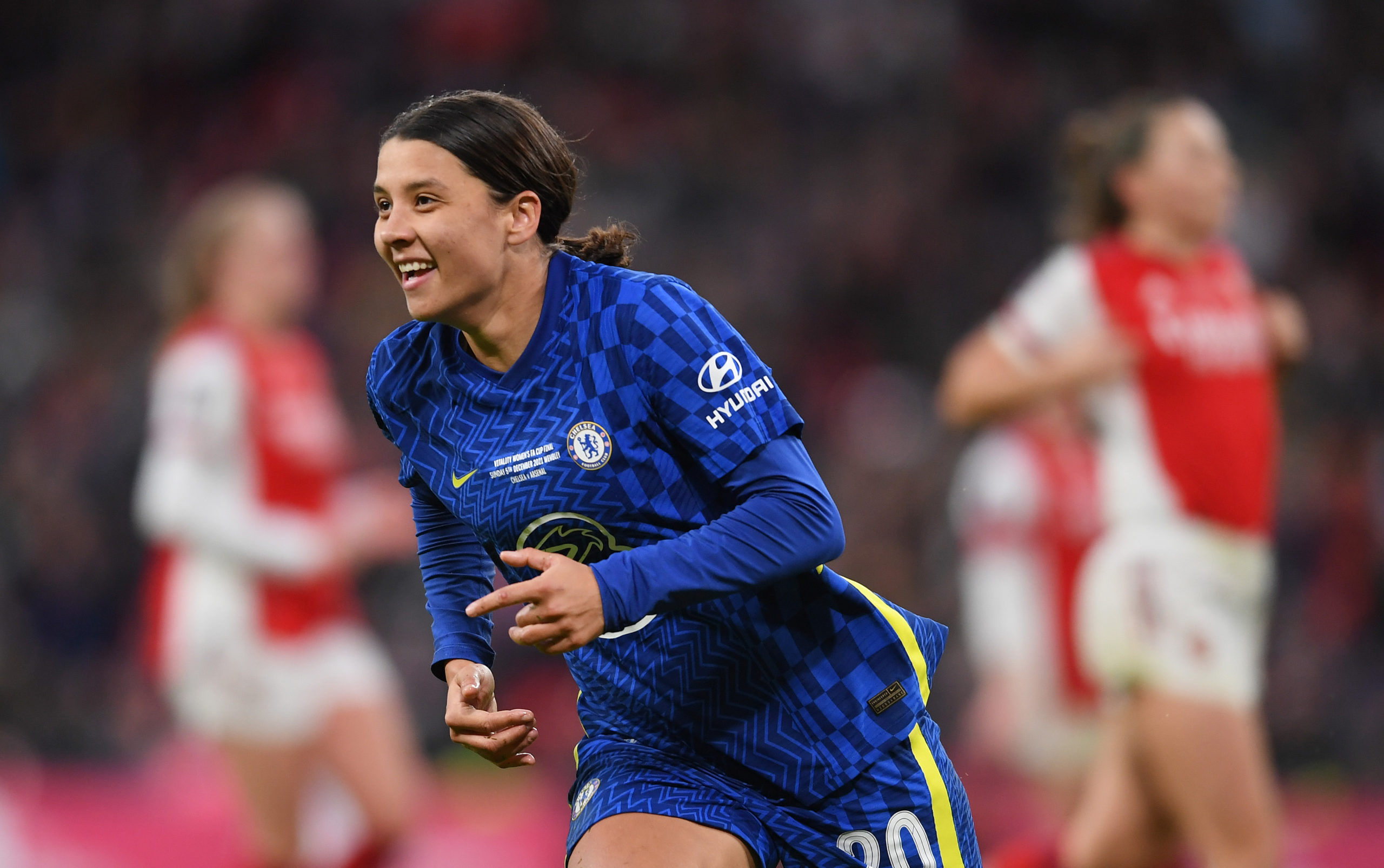 Chelsea’s Sam Kerr gets carded for flooring pitch invader - Just Women