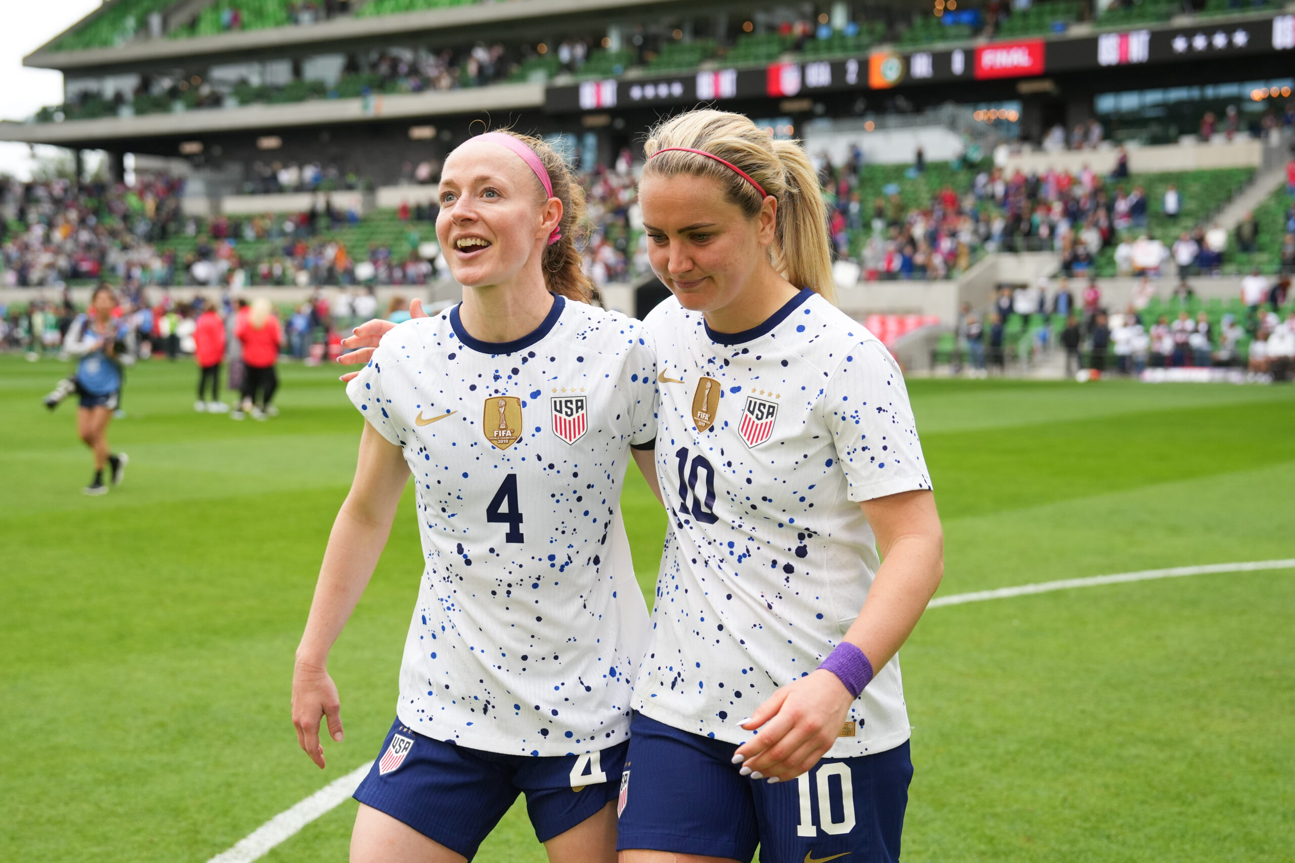 Becky Sauerbrunn Passes Torch To Uswnt ‘co Captain Lindsey Horan Just Womens Sports 