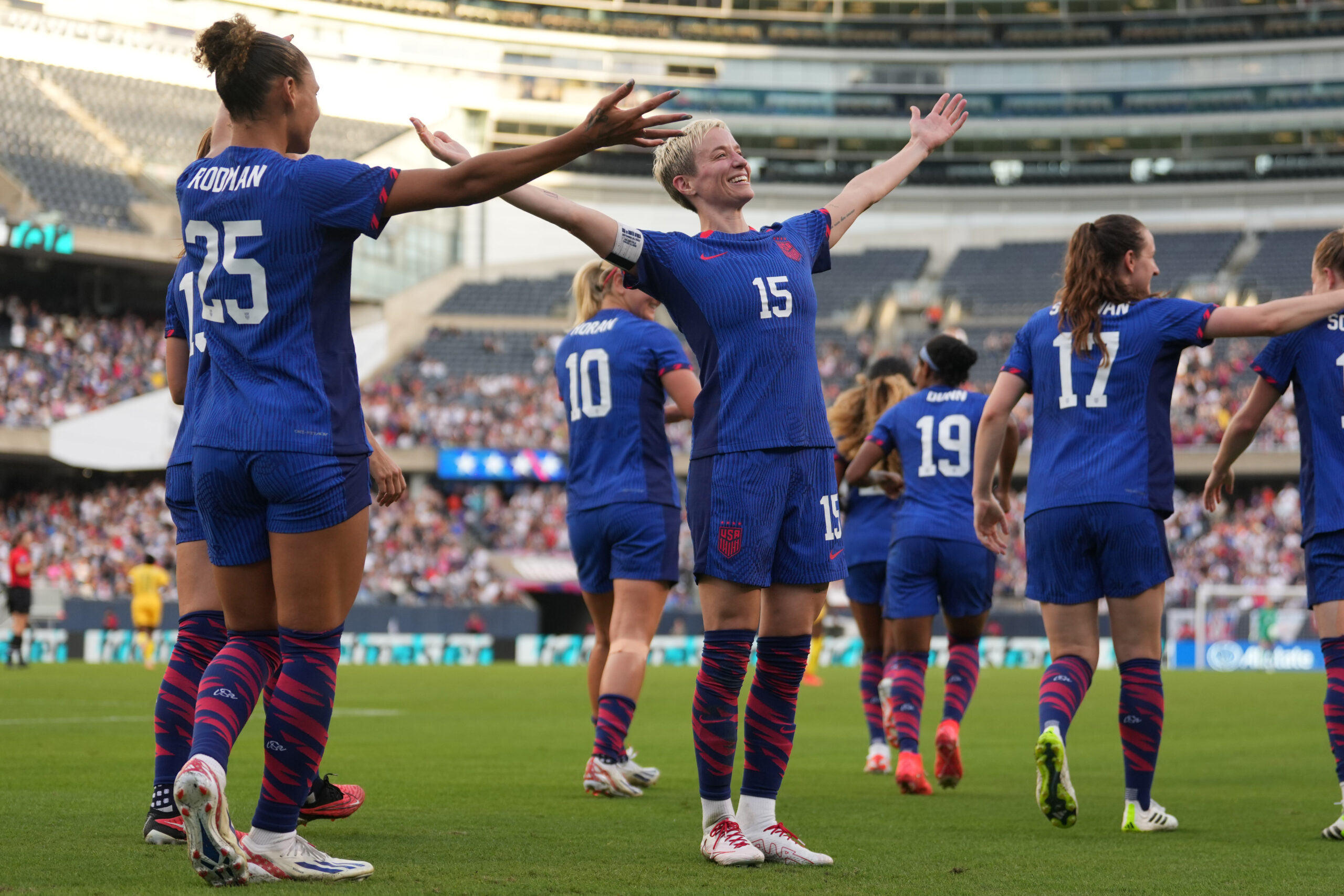 Megan Rapinoe takes one final bow for USWNT in retirement match