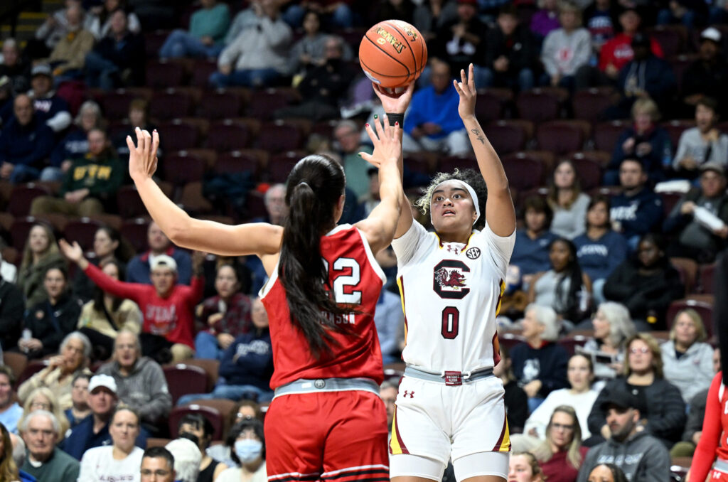 Te-Hina Paopao shoots the ball in the second quarter against Utah at Mohegan Sun Arena on December 10, 2023 in Uncasville, Connecticut. (Greg Fiume/Getty Images)