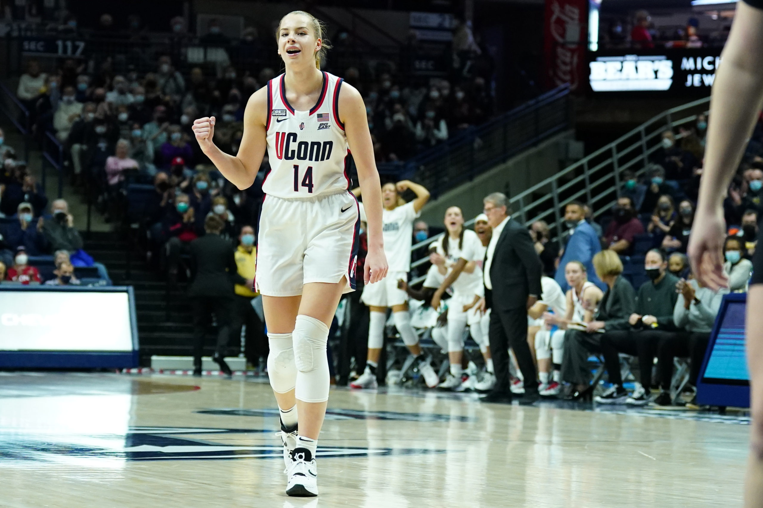 UConn’s Dorka Juhàsz to miss three games with broken thumb - Just Women ...