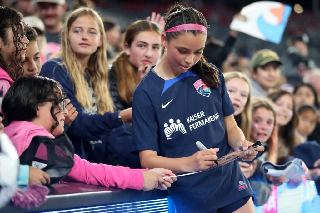After making her NWSL debut as the youngest player in league history, Melanie Barcenas signed autographs for fans at Snapdragon Stadium.