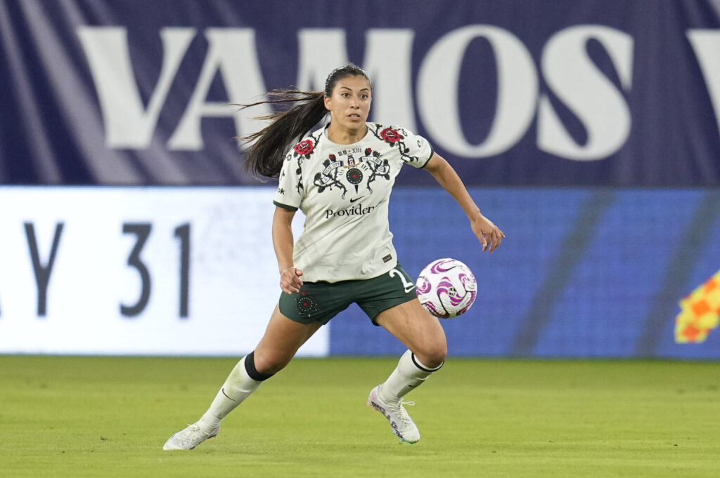 Portland Thorns soccer player Reyna Reyes controls the ball