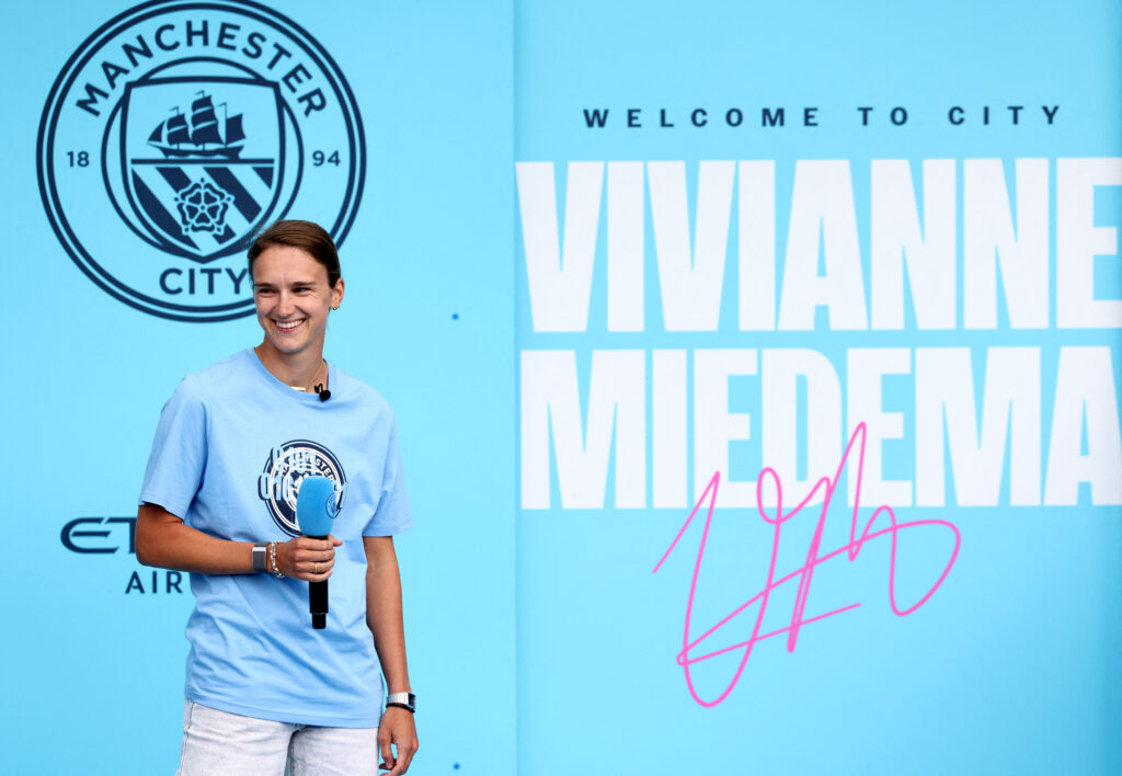 Vivianne Miedema takes the stage at her official presentation as a new Manchester City player.