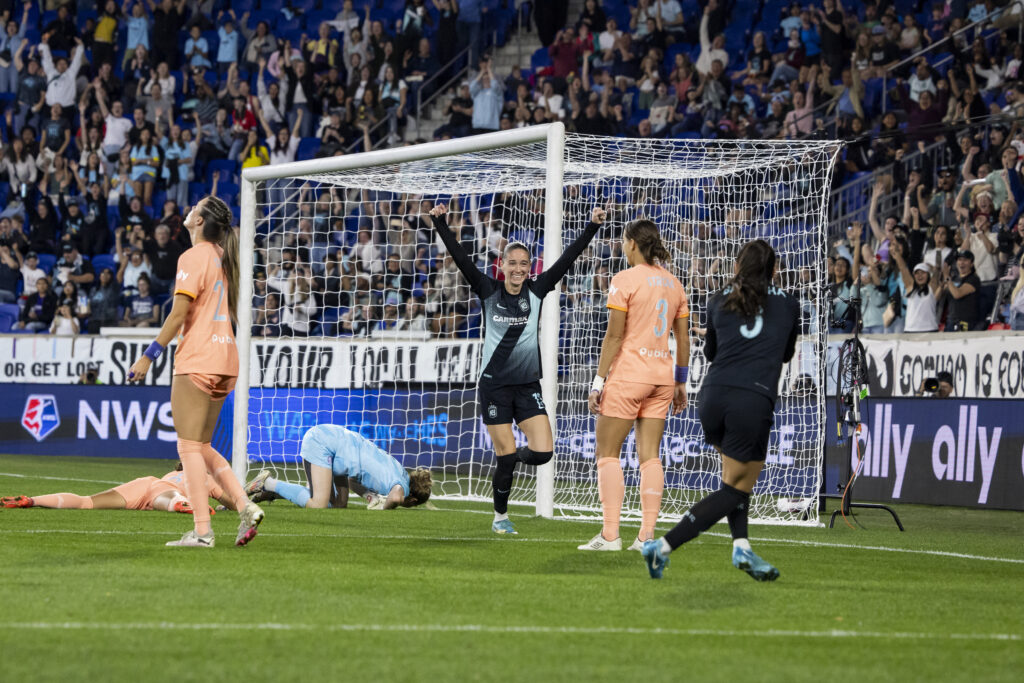 Gotham's Ella Stevens celebrates her goal against Orlando on Sunday in an NWSL match.