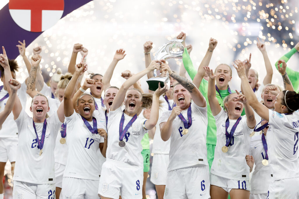 England lifts the 2022 Euro trophy.