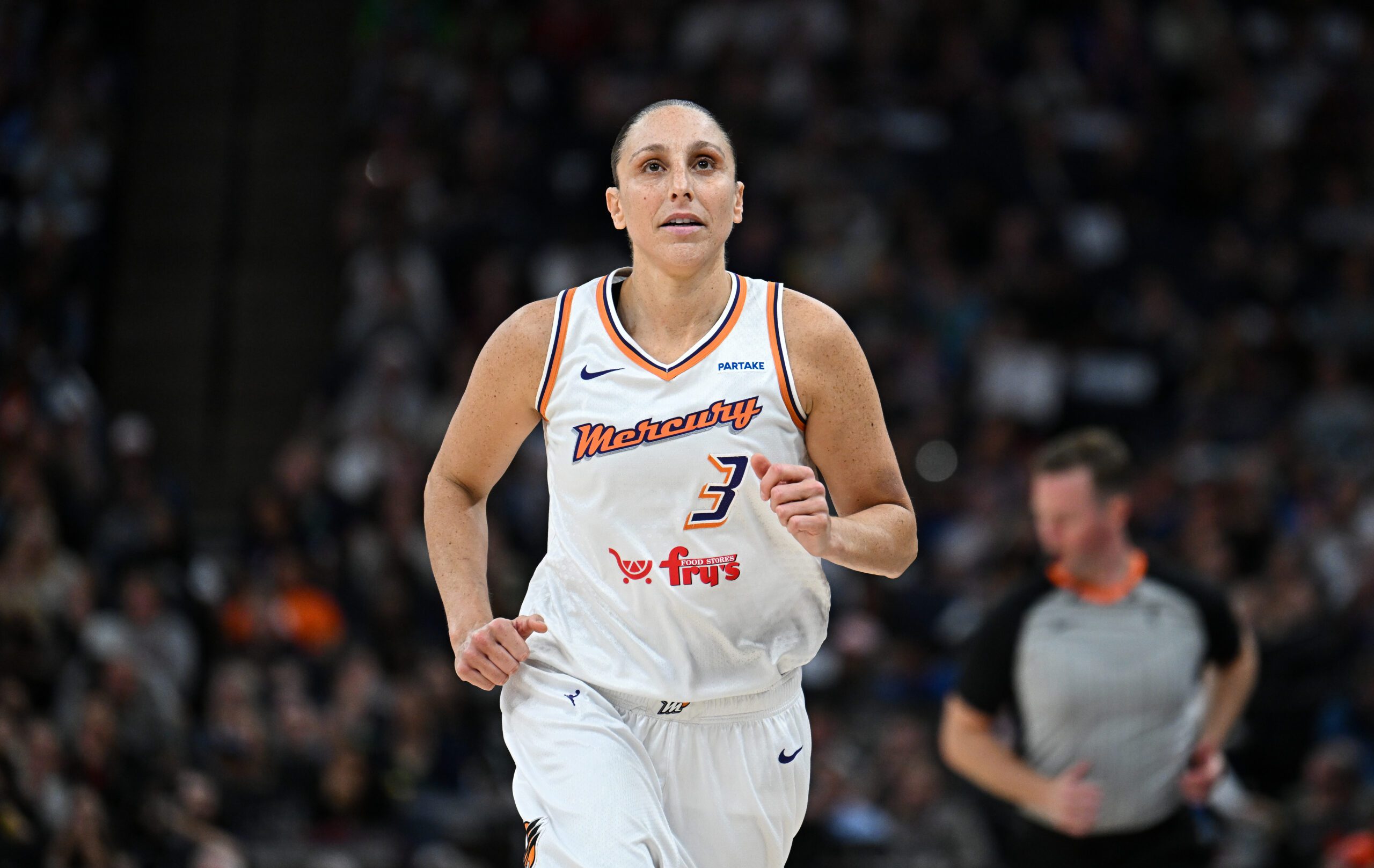 WNBA Diana Taurasi サイン入り写真 s-l400.jpg