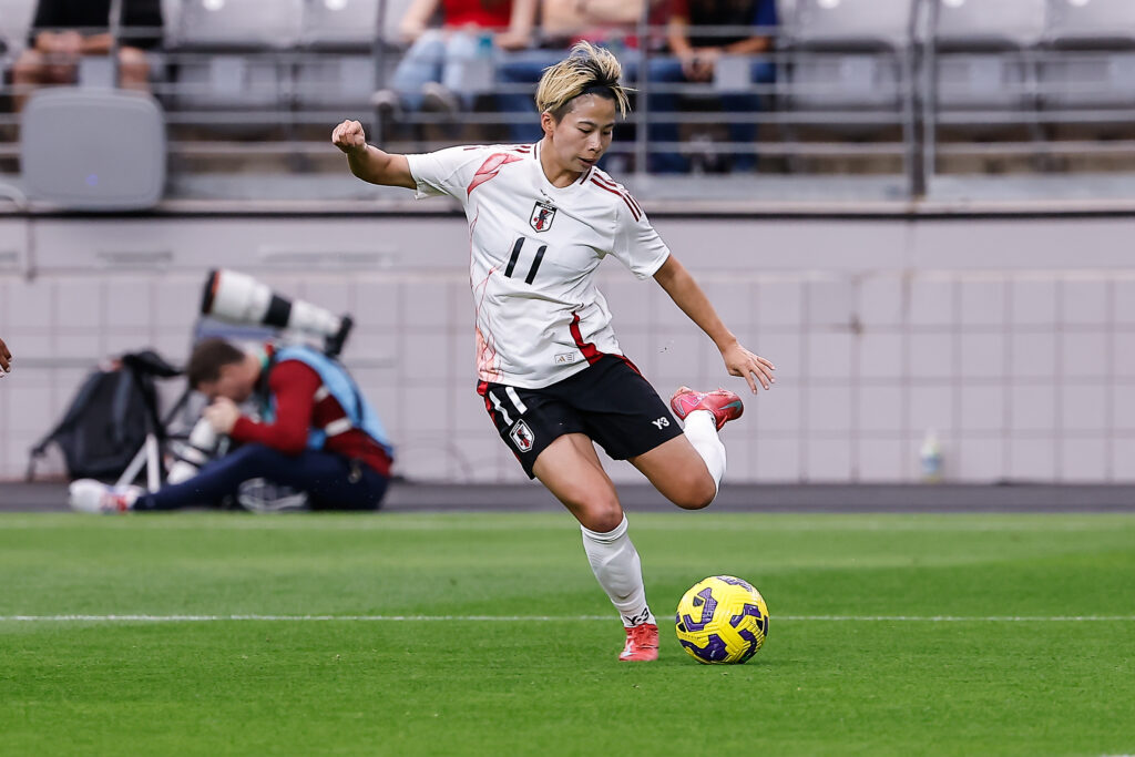 Mina Tanaka passes the ball during Japan's SheBelieves Cup match against Colombia on Sunday.