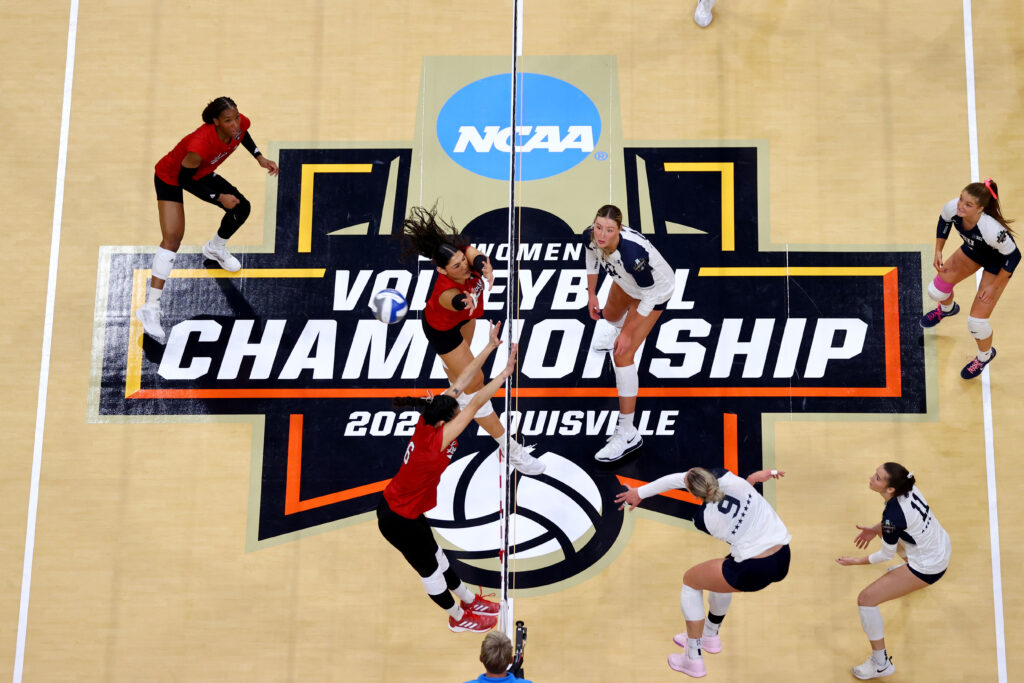 An overhead view of the 2024 NCAA volleyball championship game between Penn State and Louisville.