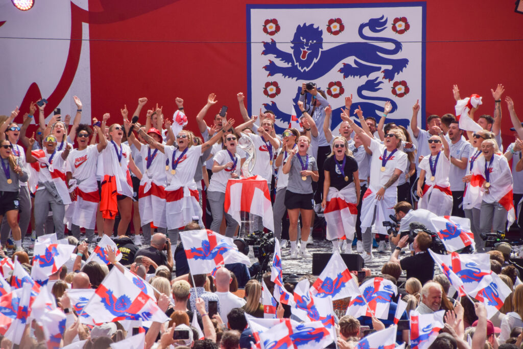 Thousands gather in London's trafalgar Square to celebrate the Euro 2022 champion England team.