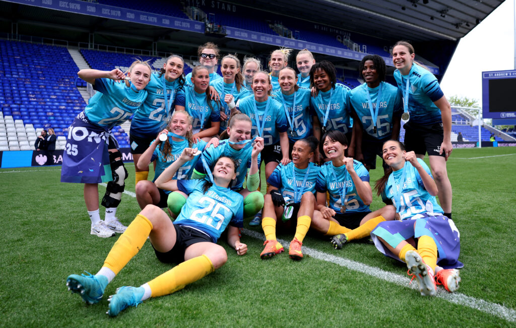 The London City Lionesses pose for a photo with their 2024/25 Women's Championship medals.