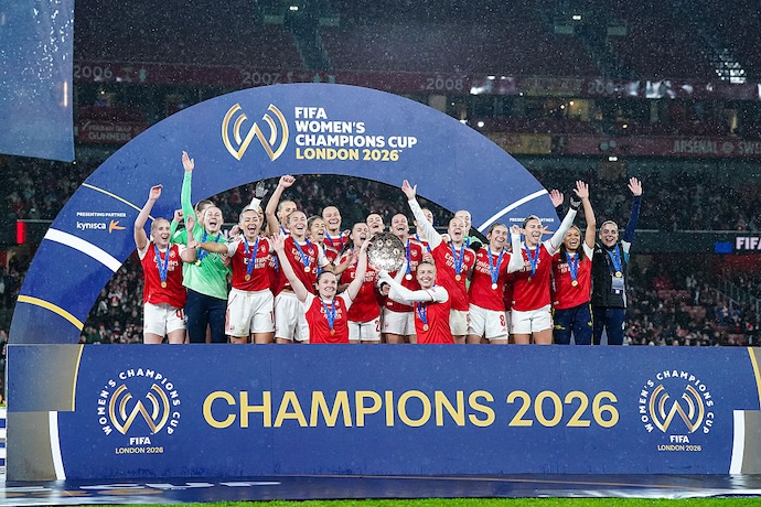 Kim Little of Arsenal (C) and Leah Williamson of Arsenal (C) lift the trophy and players of Arsenal celebrate their victory following the FIFA Women's Champions Cup 2026 Final match between Arsenal Women FC and SC Corinthians at Arsenal Stadium on February 01, 2026 in London, England.