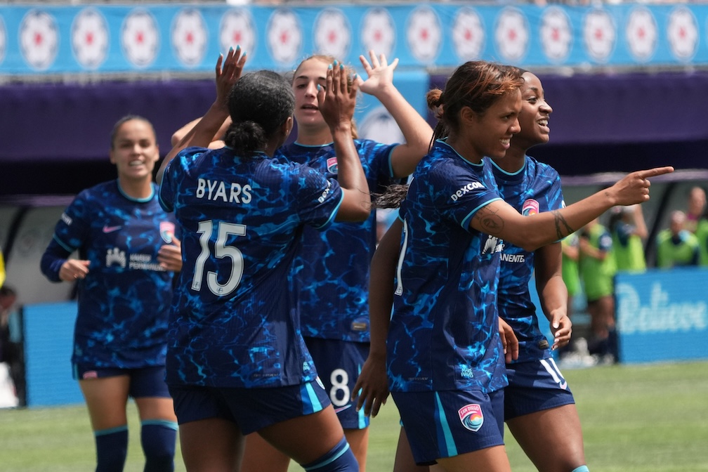 San Diego Wave FC forward Trinity Byars (15) celebrates her goal against the Chicago Stars FC during the second half at Northwestern Medicine Field at Martin Stadium to top the NWSL standings.