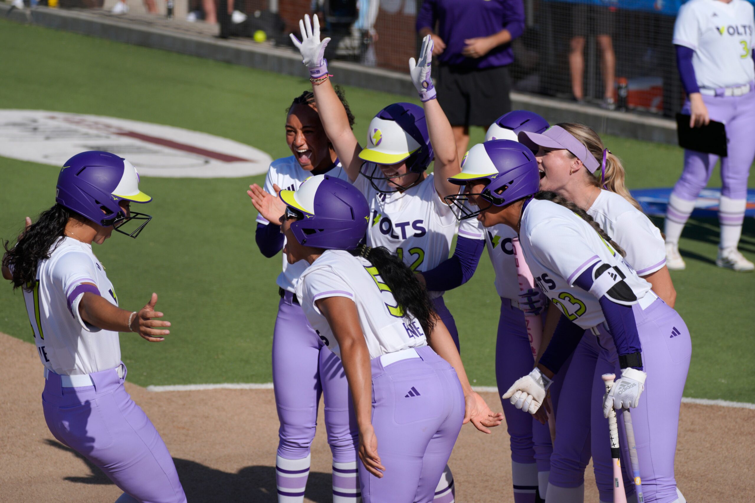 Texas Volts Texas Volts Softball Sets AUSL Record with 5 Homers Against Chicago Bandits