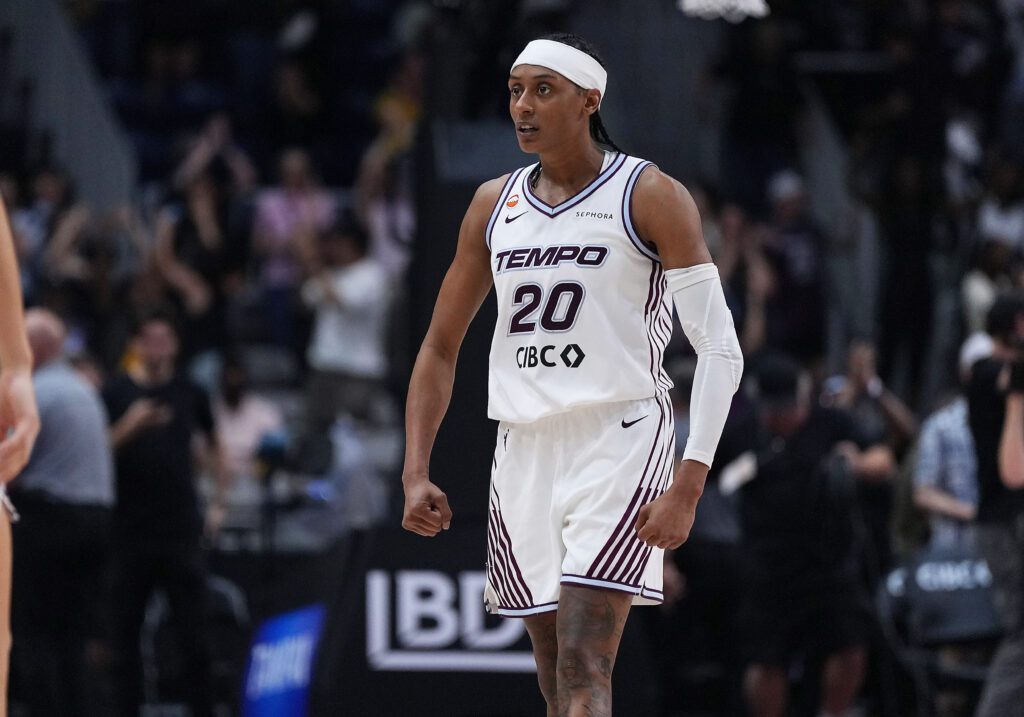 Toronto Tempo guard Brittney Sykes (20) celebrates the win against the Connecticut Sun at the end of the overtime at Coca-Cola Coliseum.