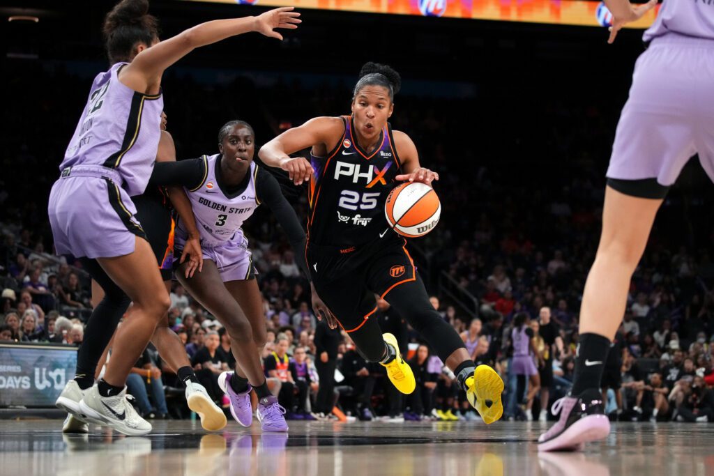 Phoenix Mercury forward Alyssa Thomas (25) drives into the lane against the Golden State Valkyries at Mortgage Matchup Center in Phoenix.