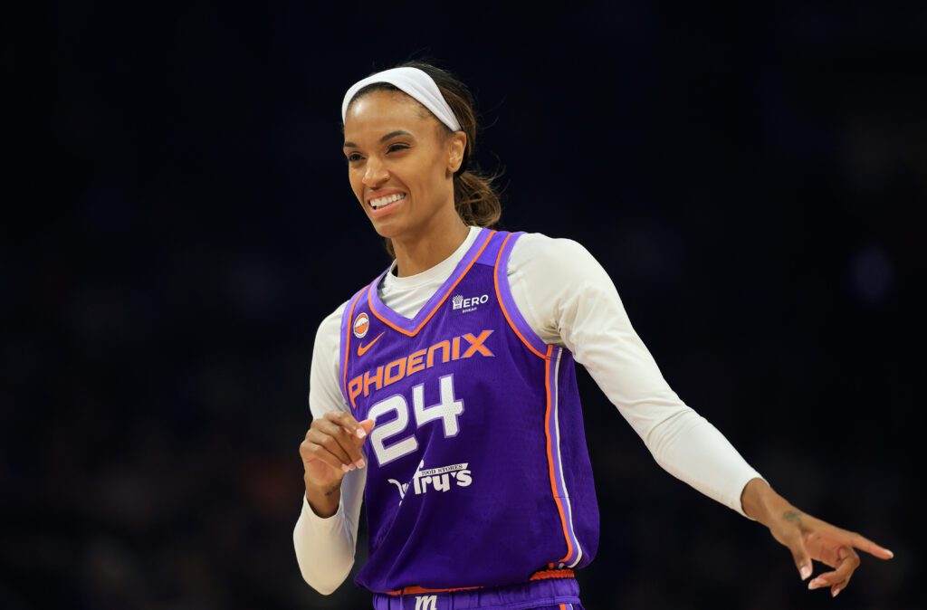 Phoenix Mercury forward DeWanna Bonner (24) against the Minnesota Lynx at Mortgage Matchup Center.