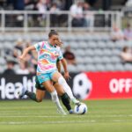 San Diego Wave FC forward Melanie Barcenas (25) juggles the ball during the second half against Racing Louisville FC at Lynn Family Stadium.