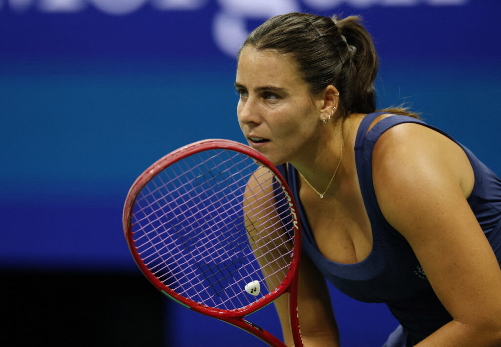Emma Navarro of the U.S. looks on during her round of 16 match against Russia's Anna Kalinskaya.
