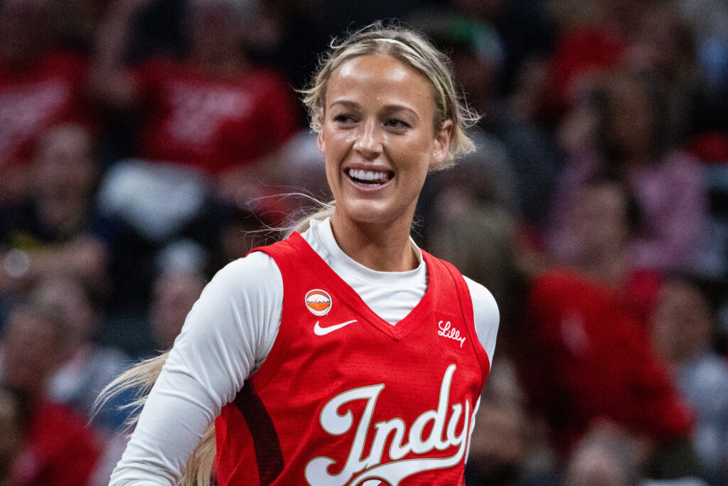Indiana Fever guard Sophie Cunningham (8) in the first half against the Golden State Valkyries at Gainbridge Fieldhouse.