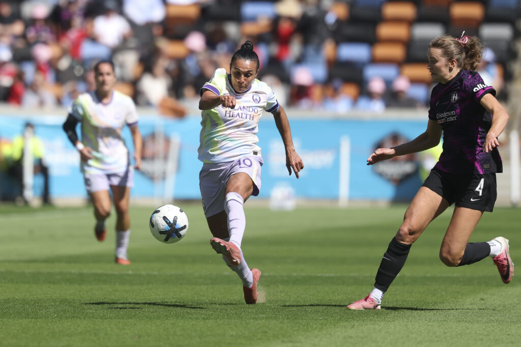Orlando Pride forward Marta Marta (10) passes the ball during the first half against the Houston Dash.