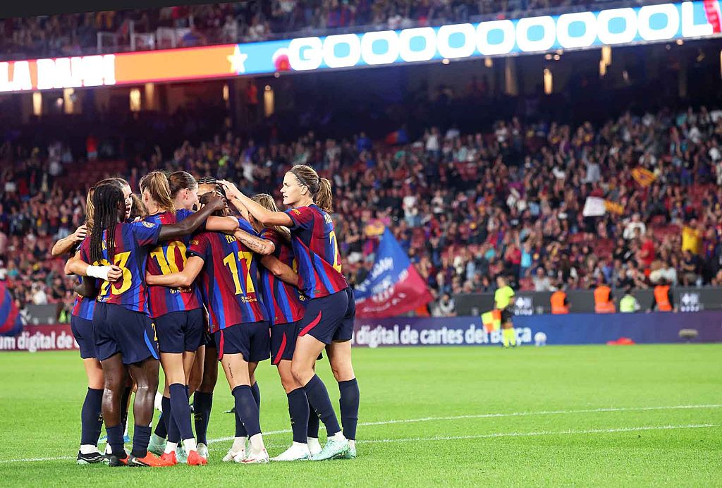 FC Barcelona players celebrate during the match between FC Barcelona Femeni and Real Madrid CF Femenino, corresponding to week 6 of the Liga F Moeve 2026-27, played at the Spotify Camp Nou in Barcelona, on October 4, 2026.