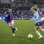 Jade Le Guilly of Paris Saint-Germain and Lauren Hemp of Manchester City during the UEFA Women's Champions League 2026/27 League Phase MD3 match between Manchester City and Paris Saint-Germain.